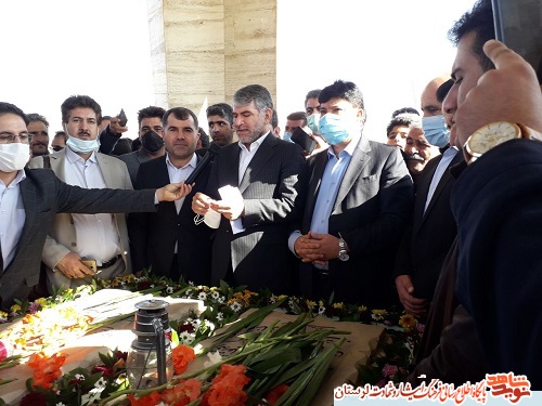 حضورهیأت دولت در گلزارهای شهدای استان لرستان