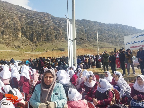 غرص نهال به یاد شهدای غریب در اسارت استان لرستان