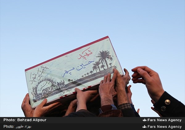 حسین، یوسف گم شده گلستانم بود که همیشه همراه من است حسین، یوسف گم شده گلستانم بود که همیشه همراه من است