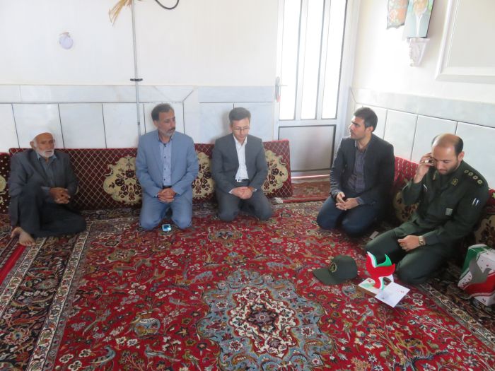تصاویر/اهدای تندیس اجلاسیه 4هزار شهید گلستان به 22 خانواده شهید تصاویر/اهدای تندیس اجلاسیه 4هزار شهید گلستان به 22 خانواده شهید