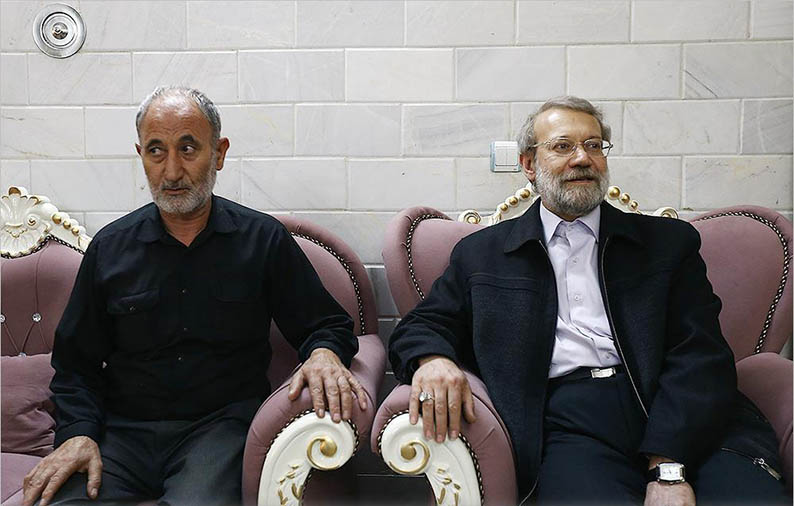 گزارش تصویری/ دیدار دکتر لاریجانی با خانواده شهید مدافع حرم قاسم غریب