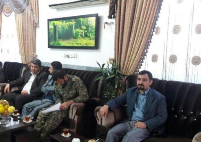 اهدای تندیس اجلاسیه 4000 شهید به 3 خانواده شهید در رامیان + تصاویر اهدای تندیس اجلاسیه 4000 شهید به 3 خانواده شهید در رامیان + تصاویر