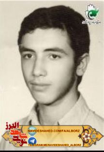اين دنيا چنان گول زننده است كه  هر لحظه مى خواهد انسان را منصرف گرداند