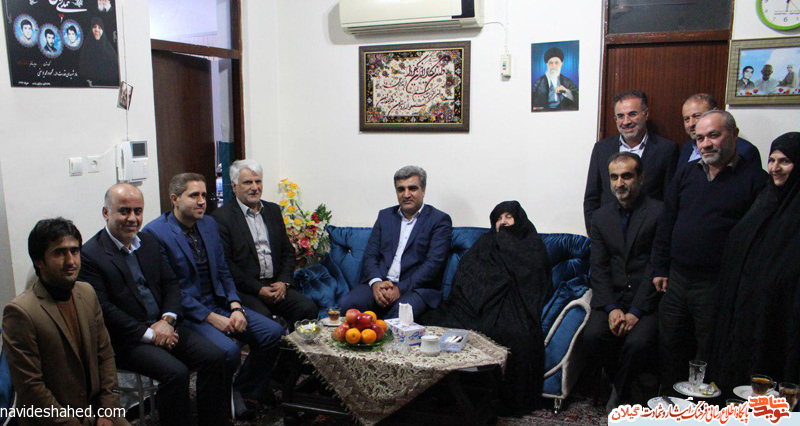 مادر شهیدان یوسفی نماد صلابت، استواری و مقاومت می باشد مادر شهیدان یوسفی نماد صلابت، استواری و مقاومت می باشد