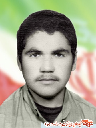 جوادمختاري زاده ابرقوئي؛بر روي پيشاني بندي كه به پيشاني مي بست لبيك يا خميني بود جوادمختاري زاده ابرقوئي؛بر روي پيشاني بندي كه به پيشاني مي بست لبيك يا خميني بود