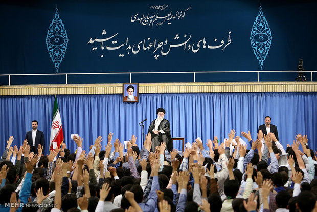 رهبر انقلاب: چگونه «عراقِ صدام» به «عراقِ شهید حکیم» تبدیل شد؟ رهبر انقلاب: چگونه «عراقِ صدام» به «عراقِ شهید حکیم» تبدیل شد؟