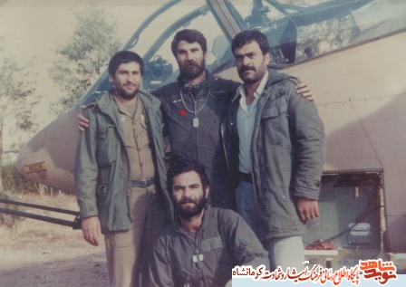 شهیددر جبهه ها آتش بپا می کرد شهیددر جبهه ها آتش بپا می کرد