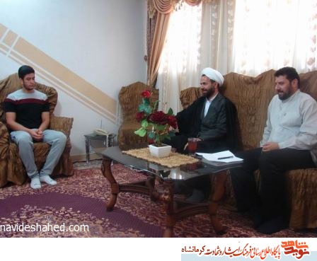 دیدار مدیر کل بنیاد شهید و امور ایثارگران استان کرمانشاه با آزادگان سرافراز شهرستان کنگاور+تصویر
