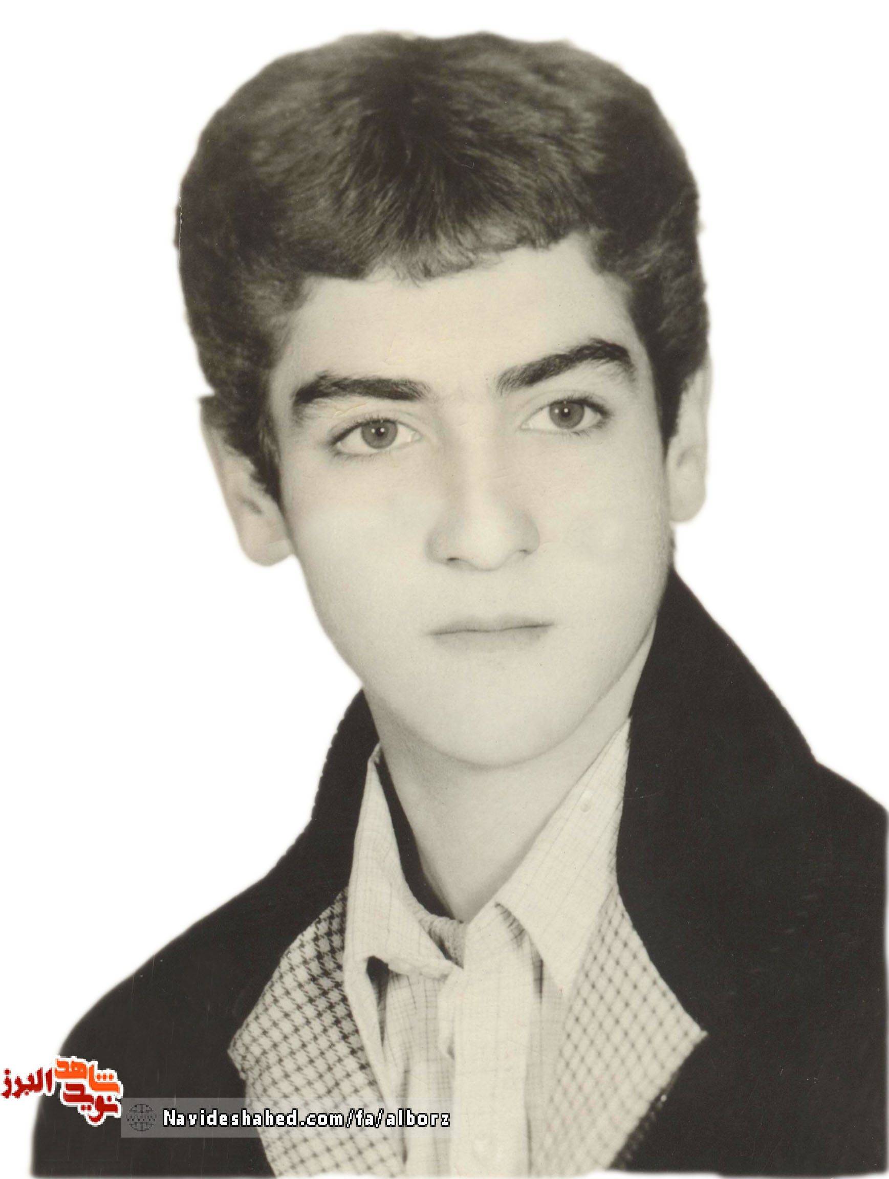 پیکر من در خاک دشمن سنگری برای دیگر برادرانممیراث شهید «سید مجید خوش چشم» به برادرش؛ جامه  جهاد در راه خدا نوید زیارت امام حسین به مادر