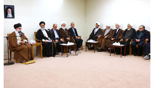راهپیمایی عظیم اربعین نشانه گسترش روح مبارزه و آمادگی برای شهادت است راهپیمایی عظیم اربعین نشانه گسترش روح مبارزه و آمادگی برای شهادت است