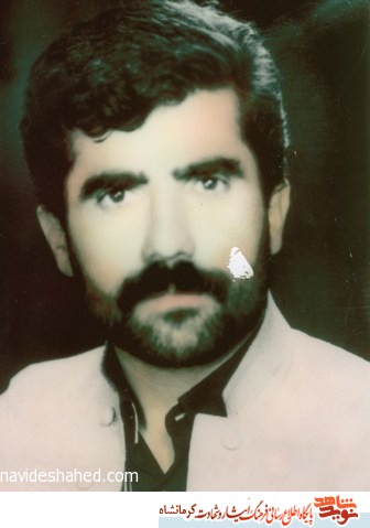 آگاه باشید که ضد انقلاب ها دست نشانده ی شرق و غرب هستند آگاه باشید که ضد انقلاب ها دست نشانده ی شرق و غرب هستند