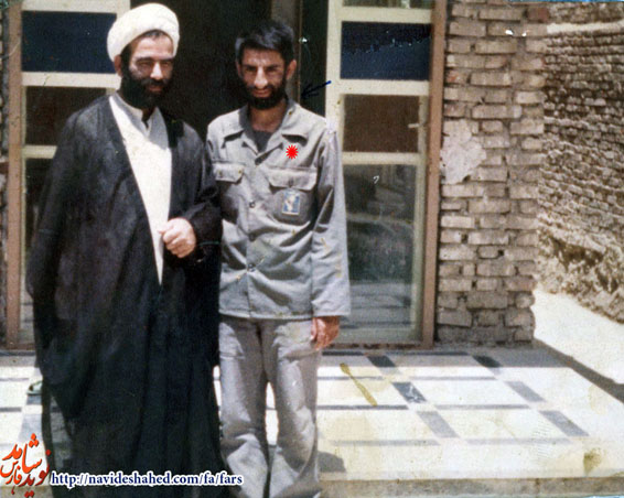 حاضرم جانم را هدیه کنم تا جهان پر از عدل و داد شود / مروری بر زندگی نامه شهيد رحیم ثريا حاضرم جانم را هدیه کنم تا جهان پر از عدل و داد شود / مروری بر زندگی نامه شهيد رحیم ثريا