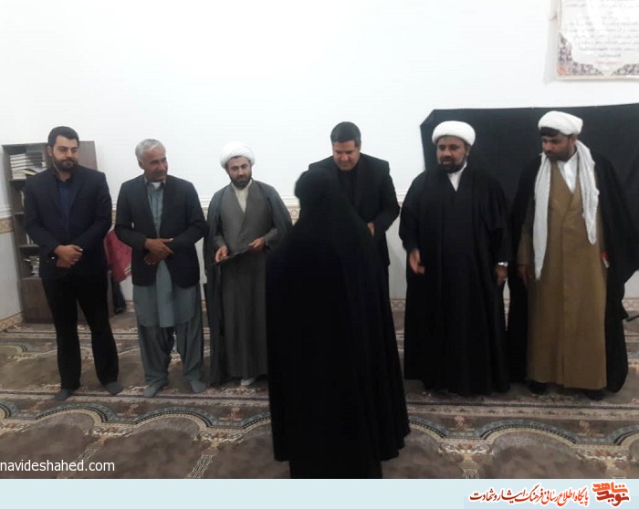 مراسم تکریم از مادران و همسران شهدا با حضور اقشار مختلف مردم و مسئولان در شهرستان دلگان برگزار شد.