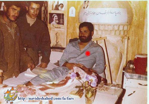 سنگر ساز بی سنگر / شهیدی که تا لحظه شهادتش ذکر می گفت سنگر ساز بی سنگر / شهیدی که تا لحظه شهادتش ذکر می گفت