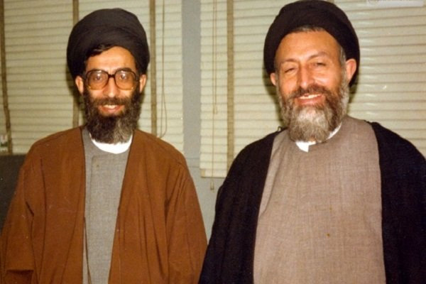 در وجود آيتالله بهشتي لطافتي بود كه همه را جذب ميكرد... در وجود آيتالله بهشتي لطافتي بود كه همه را جذب ميكرد...