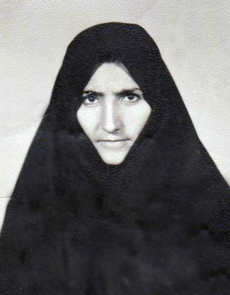 روی جنازه مادرم اسم یک آقا خورده بود/ با خانواده شهدای منا همدردیم روی جنازه مادرم اسم یک آقا خورده بود/ با خانواده شهدای منا همدردیم