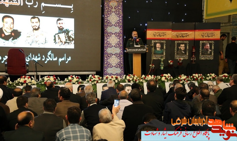 هرکس در برابر آمریکا ایستاد عزیز و با عزت شد و ما این راه را برگزیده‌ایم
