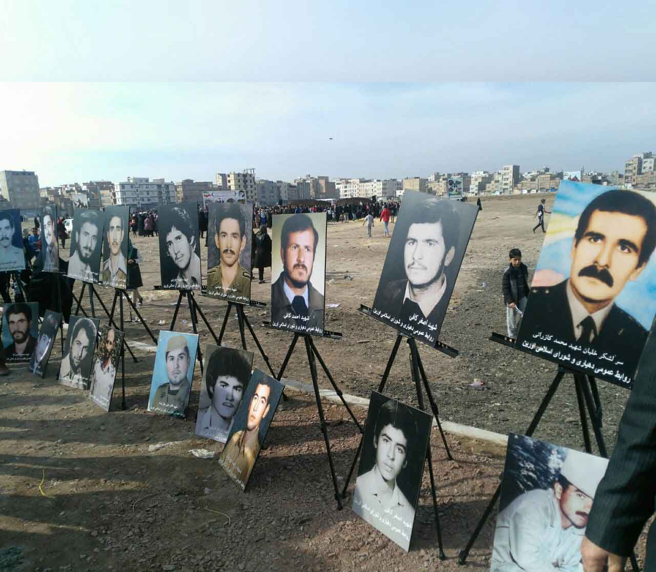 تمثال شهدا در جشنواره فرهنگی و اجتماعی در بهارستان رونمایی شد
