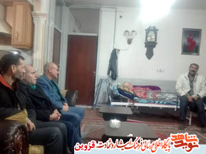 والدین شهدا رهروان مکتب حضرت زینب(س) هستند