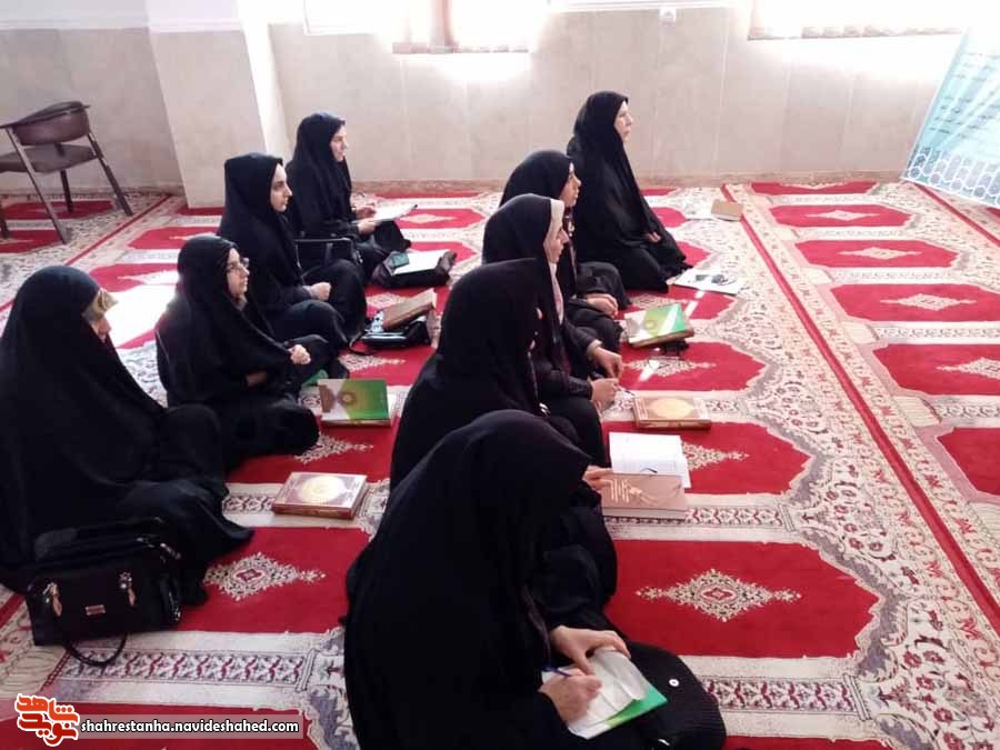 کلاس های آموزش قرآن کریم ویژه خانواده کلاس های آموزش قرآن کریم ویژه خانواده