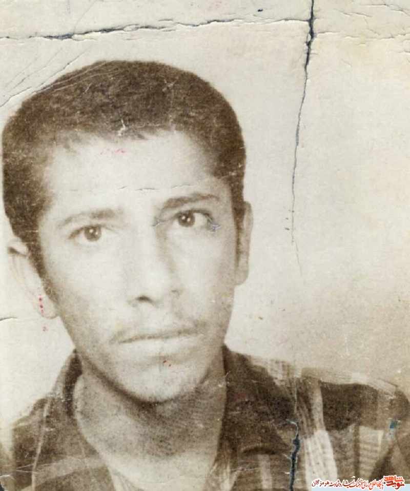 دلخوشی اش گفتگو با خدایش بود