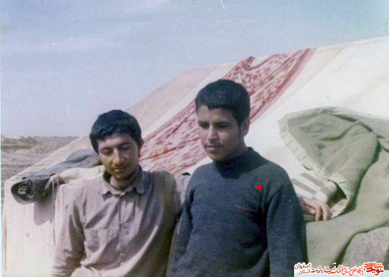 شهید حسن آقابابایی:پاسداری شغل نیست بلکه مسئولیتی است که ابتدا امام حسین علیه السلام عهده دار آن شد شهید حسن آقابابایی:پاسداری شغل نیست بلکه مسئولیتی است که ابتدا امام حسین علیه السلام عهده دار آن شد