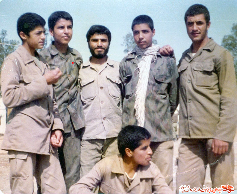 شهید حسن آقابابایی:پاسداری شغل نیست بلکه مسئولیتی است که ابتدا امام حسین علیه السلام عهده دار آن شد شهید حسن آقابابایی:پاسداری شغل نیست بلکه مسئولیتی است که ابتدا امام حسین علیه السلام عهده دار آن شد