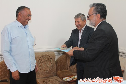 آزادگان زیباترین نماد ایثار و مقاومت هستند آزادگان زیباترین نماد ایثار و مقاومت هستند