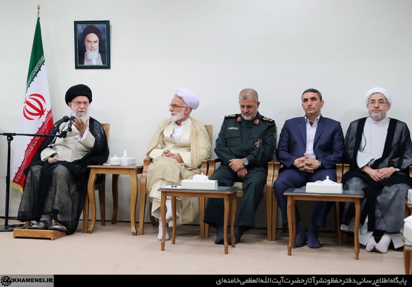 دیدار رهبر معظم انقلاب با دست‌ اندرکاران کنگره ملی نقش امام خمینی و 6 هزارو 200 شهید استان مرکزی