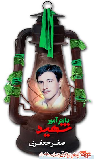 نوجوانى كه در عمليات پدافندى جزيره مجنون به شهادت رسيد