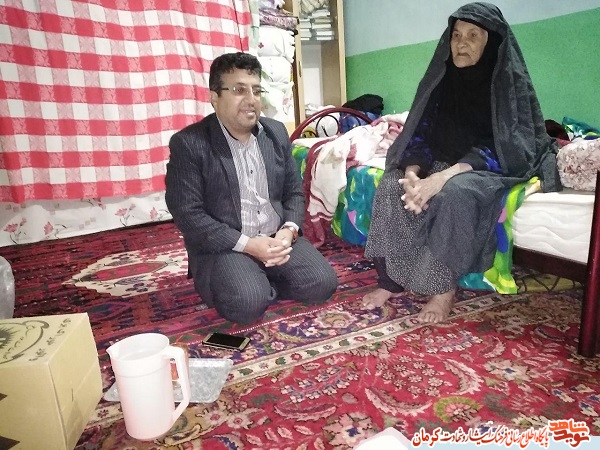 دیدار رئیس بنیاد شهید کهنوج با خانواده شهید «حسن رایگان» دیدار رئیس بنیاد شهید کهنوج با خانواده شهید «حسن رایگان»