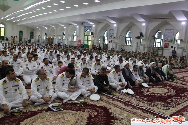 تجدید عهد و پیمان کارکنان ارتش با آرمانهای شهدا در گلزار شهدای بندرعباس /تصاویر تجدید عهد و پیمان کارکنان ارتش با آرمانهای شهدا در گلزار شهدای بندرعباس /تصاویر