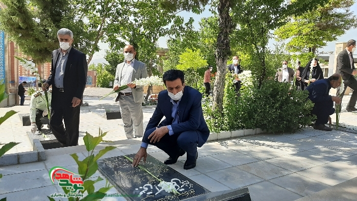 آیین گرامیداشت حماسه سوم خرداد در گلزار شهدای شهرکرد آیین گرامیداشت حماسه سوم خرداد در گلزار شهدای شهرکرد