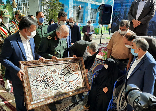 زنگ مقاومت در دبیرستان دخترانه شاهد حضرت زینب(س) اصفهان نواخته شد زنگ مقاومت در دبیرستان دخترانه شاهد حضرت زینب(س) اصفهان نواخته شد