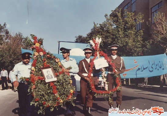 شهیدی که عطر پیکرش تمام شهر را گرفت/ ماجرای بوسه بر دست شهید شهیدی که عطر پیکرش تمام شهر را گرفت/ ماجرای بوسه بر دست شهید
