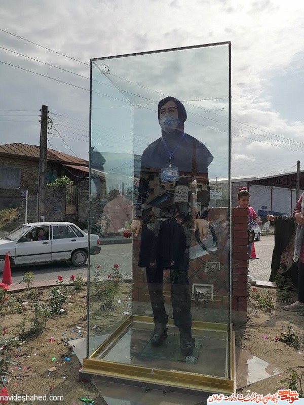 نصب مجسمه نرجس خانعلی‌زاده در میدان کلاچای+عکس