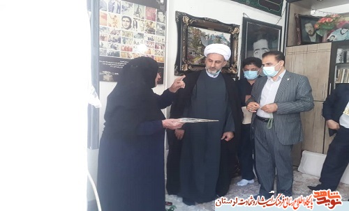 گزارش تصویری/ دیدار مسئولین با خانواده شهدا و ایثارگران کوهدشت