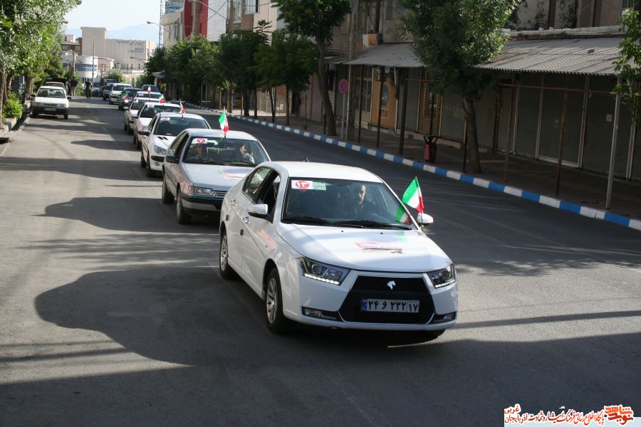 تصاوير/مراسم رژه خودرویی به مناسبت سالروز بمباران شیمیایی سردشت برگزار شد تصاوير/مراسم رژه خودرویی به مناسبت سالروز بمباران شیمیایی سردشت برگزار شد