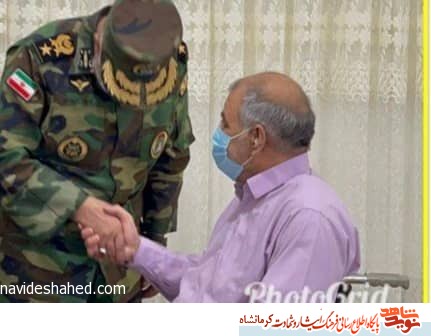 فرمانده نیروی زمینی ارتش با جانباز ۷۰ درصد سرپل ذهابی دیدار کرد