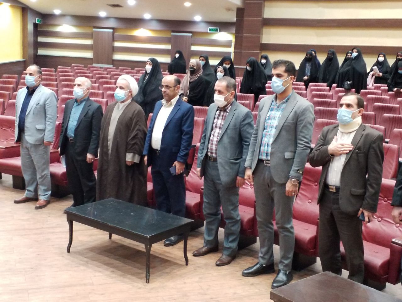 خانواده های معظم شهدا و ایثارگران در فعالیت های قرآنی پیشتاز باشند