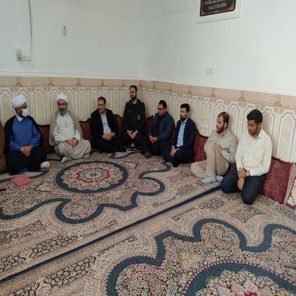 دیدار مسئولان شهرستان بندرلنگه با مادر شهید جاویدالاثر«غلام آرمون»