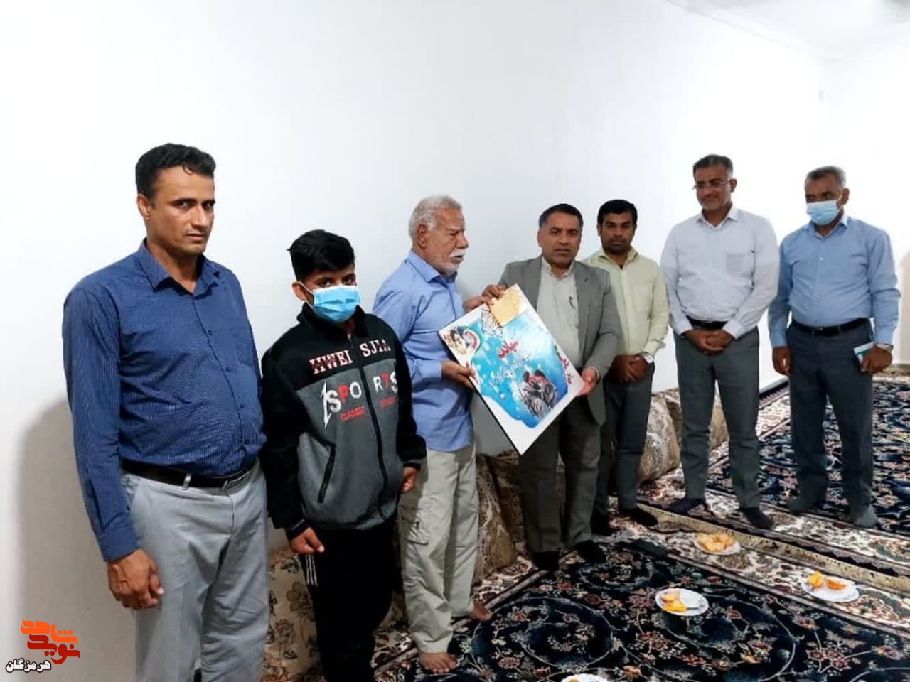 دیدار مدیرکل بنیاد هرمزگان با 14 خانواده شاهد و ایثارگر در بندرعباس