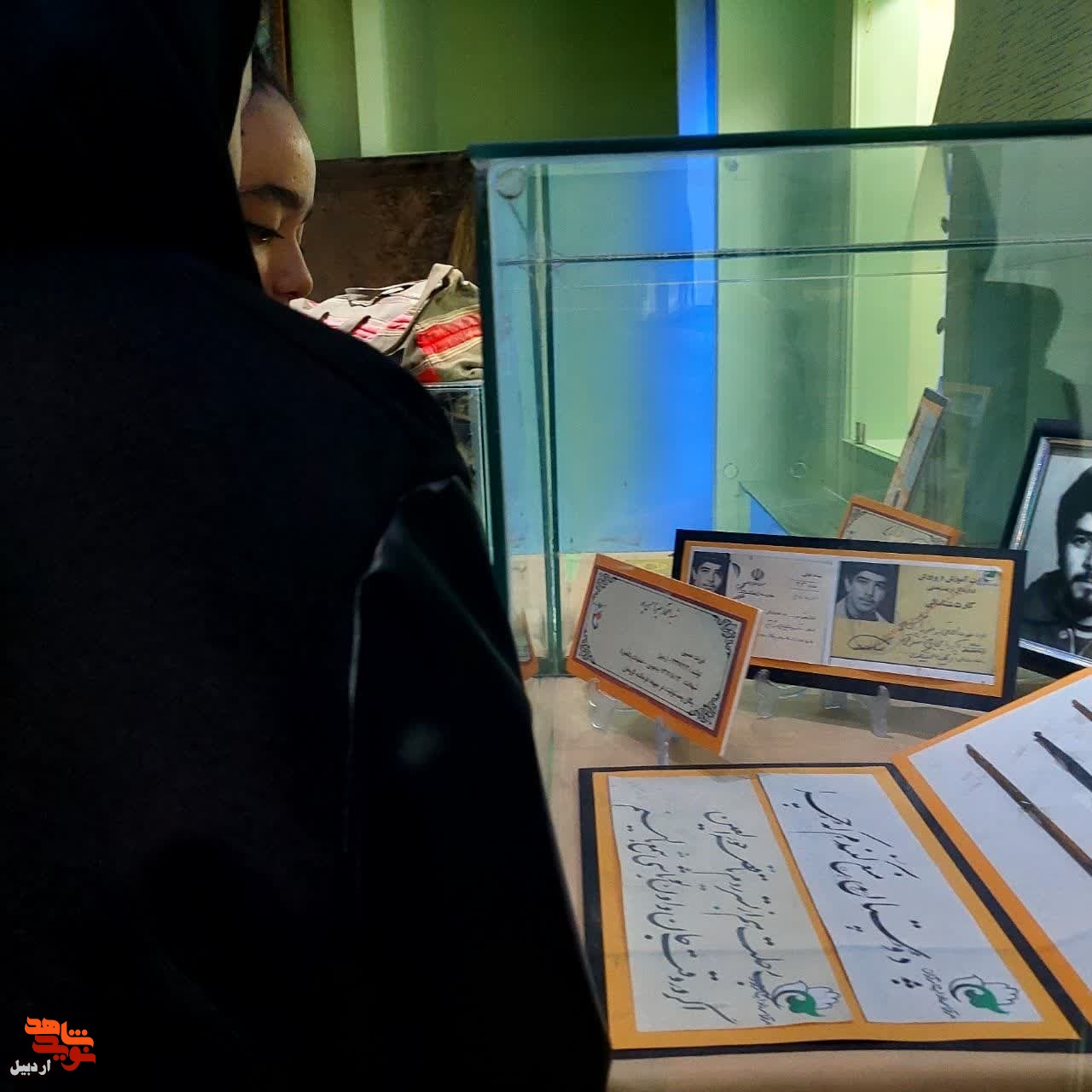 بازدید دانش‌آموزان مقطع متوسطه عصمت نیار از موزه شهدای اردبیل+عکس