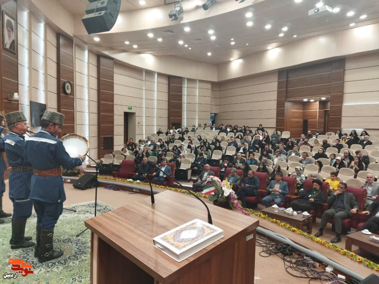تجلیل از جانبازان همکار و فرزندان شاغل شهدا در بنیاد شهید و امور ایثارگران اردبیل