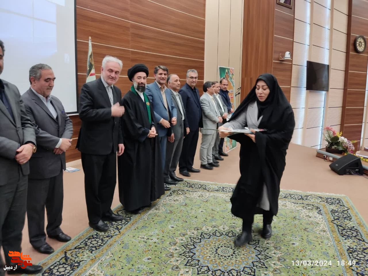 تجلیل از جانبازان همکار و فرزندان شاغل شهدا در بنیاد شهید و امور ایثارگران اردبیل