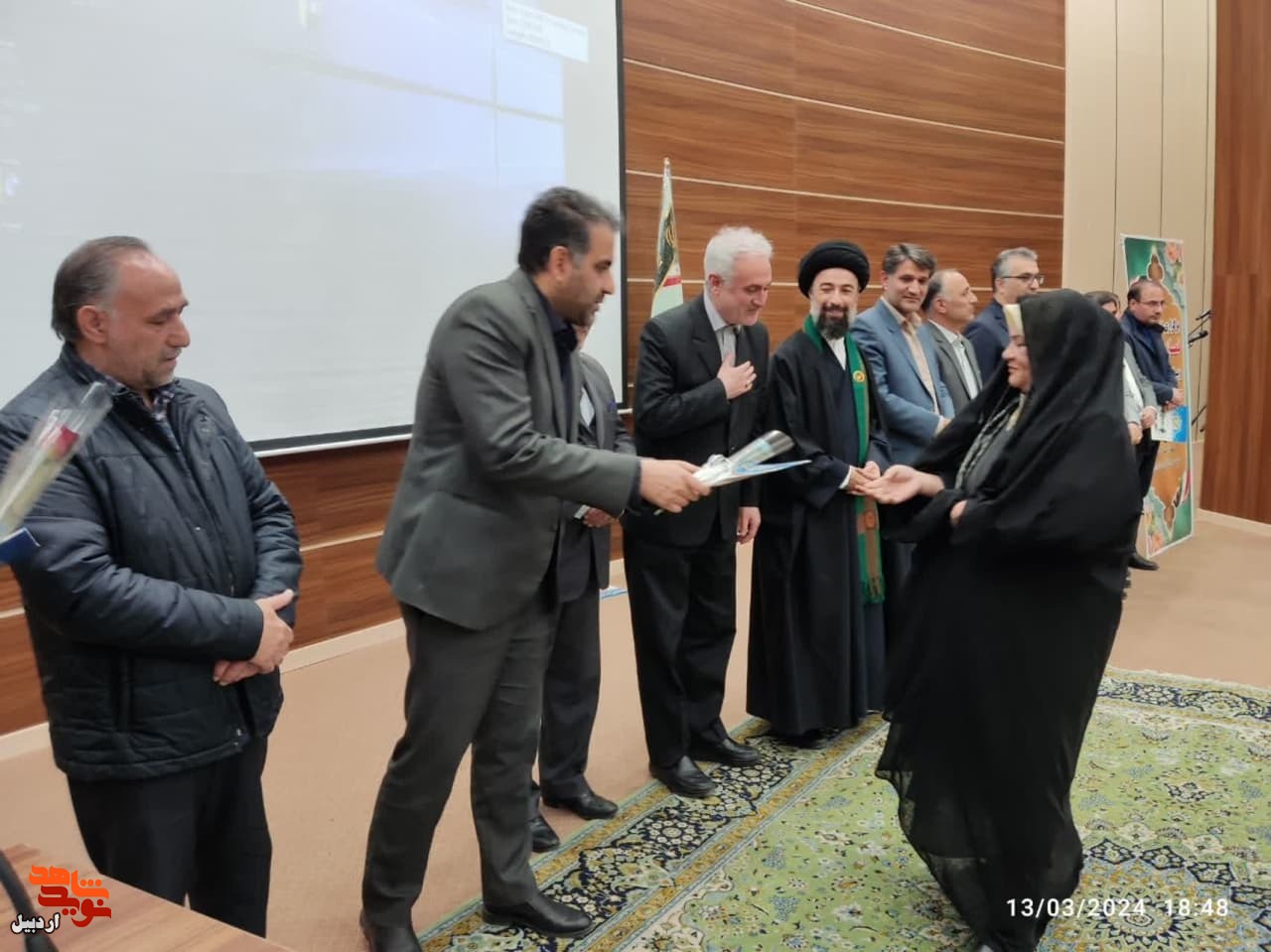 تجلیل از جانبازان همکار و فرزندان شاغل شهدا در بنیاد شهید و امور ایثارگران اردبیل