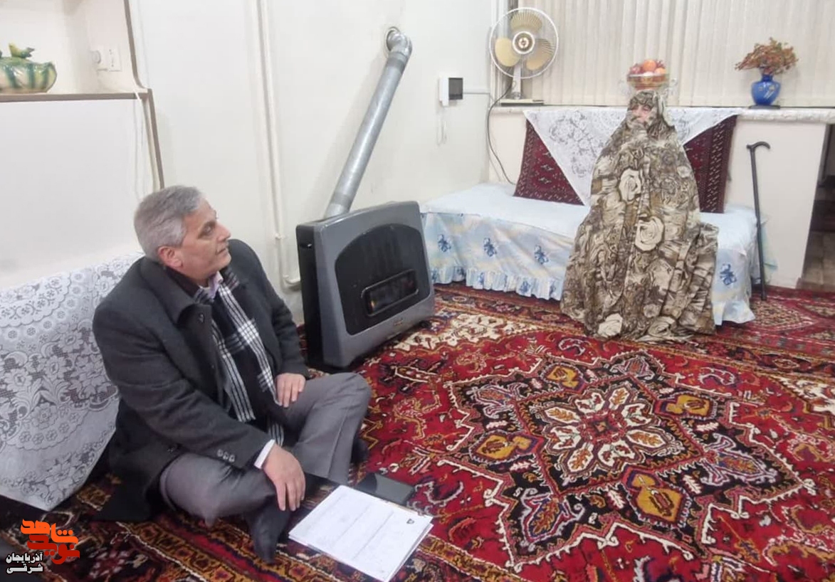 سلمانی با خانواده ۵ تن از شهیدان استان دیدار تازه کرد