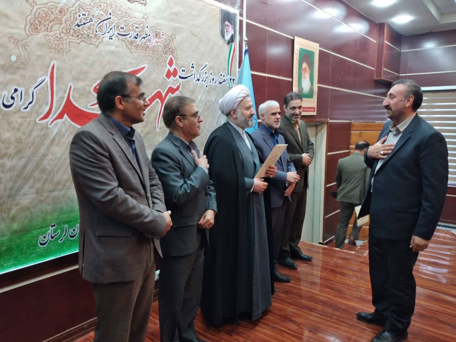 ترویج عدالت در جامعه، حرکت در مسیر شهداست