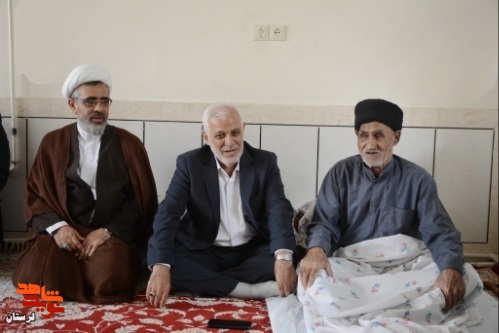 دیدار استاندار لرستان با خانواده شهید «سیدشیرخدا موسوی»