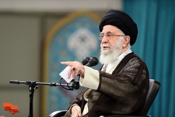 رهبر انقلاب: مبارزهی با استکبار یک امر دائمی است رهبر انقلاب: مبارزهی با استکبار یک امر دائمی است